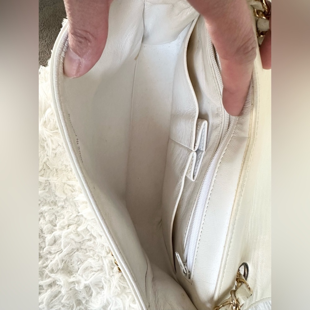 Chanel Vintage White Lambskin Full Flap Bag - Picture 5 of 13